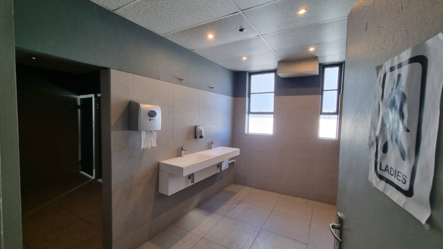 To Let Commercial Property for Rent in Woodstock Western Cape